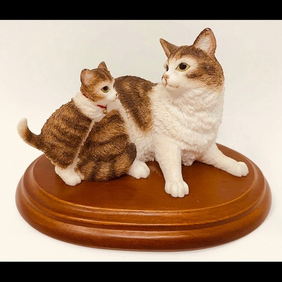 Cat Figurine - Picture 1 of 2
